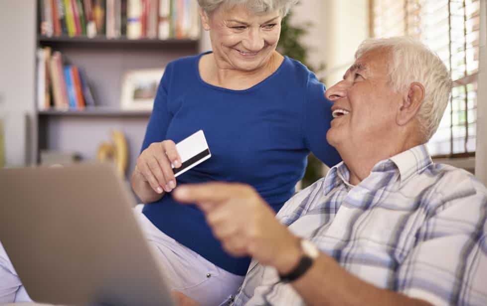 Всё о получении онлайн займа на карту пенсионерам