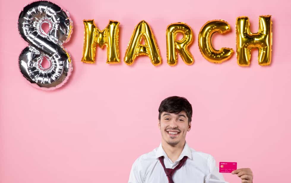 Как и где взять займ к 8 марта на подарок?